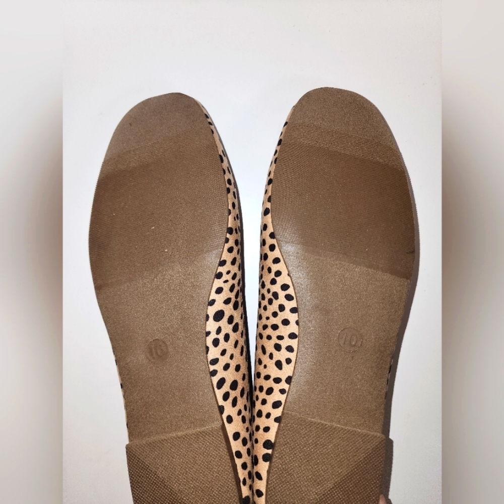Tan and Black Women's Flats - Picture 2 of 4